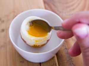 How-To-Boil-An-Egg-Hard-So-they-dont-break